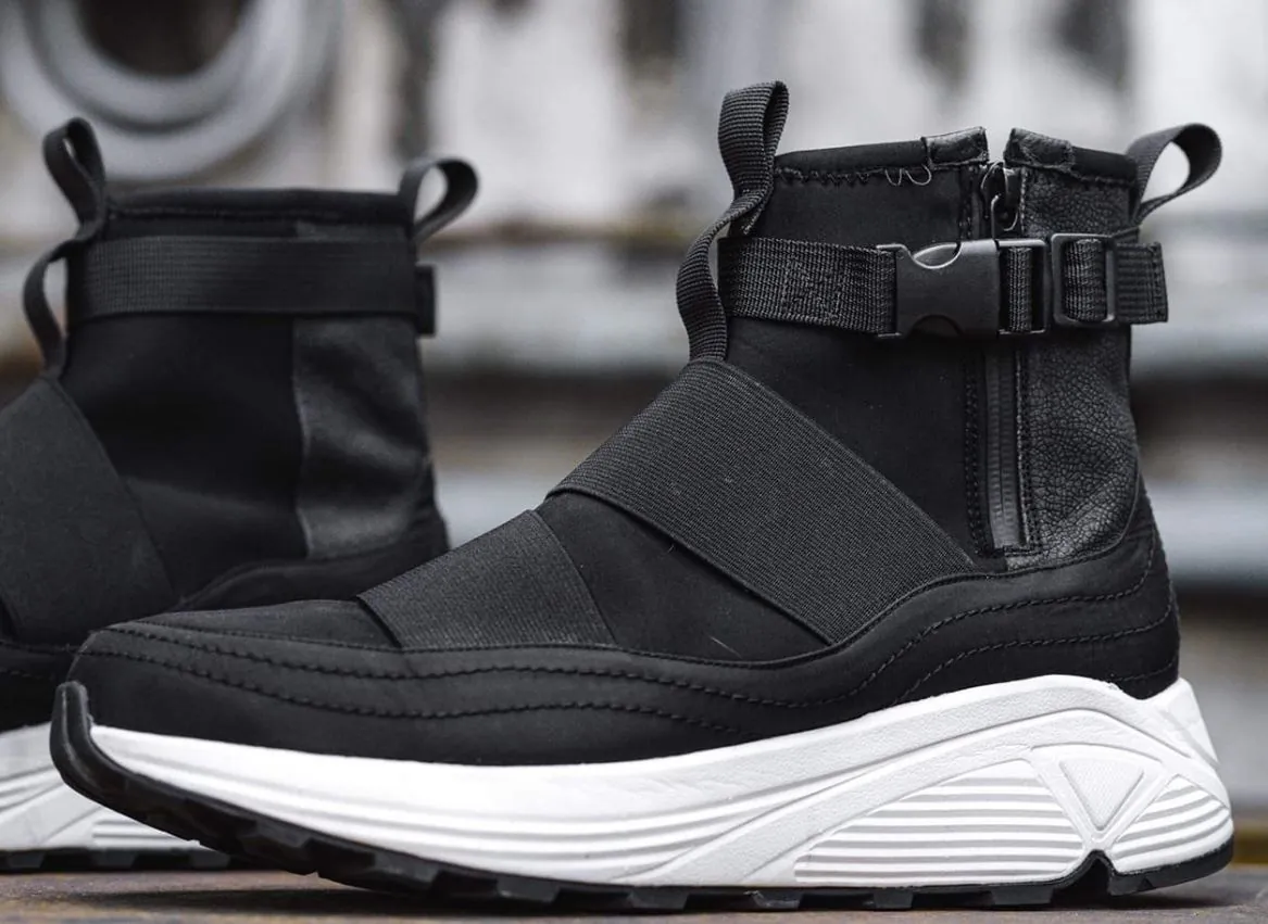 Final Wave pair with buckle strap, zip and a white sculpted sole