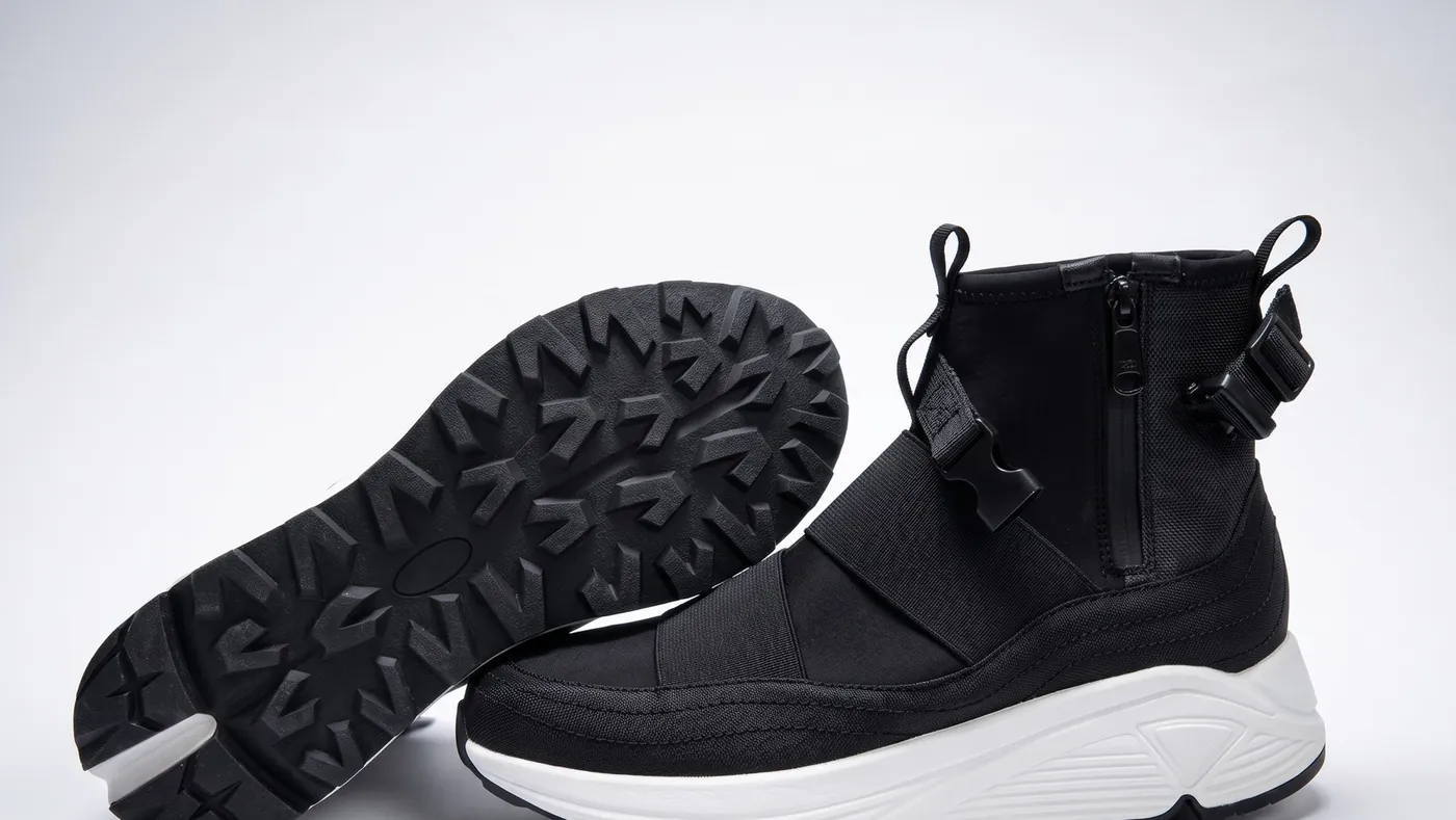 Studio shot of the Wave sneaker showing the lugged outsole and profile
